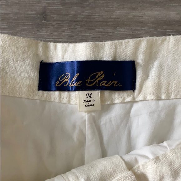 Cream Scalloped Linen Shorts - Picture 2 of 3